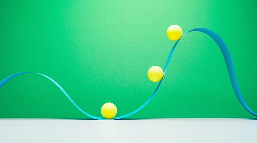 弯曲在球周围的丝带抽象形象，代表了工作场所的灵活性